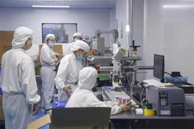 采訪團(tuán)走進(jìn)福瑞達(dá)醫(yī)藥 看良心藥企如何以技術(shù)開發(fā)造放心好藥